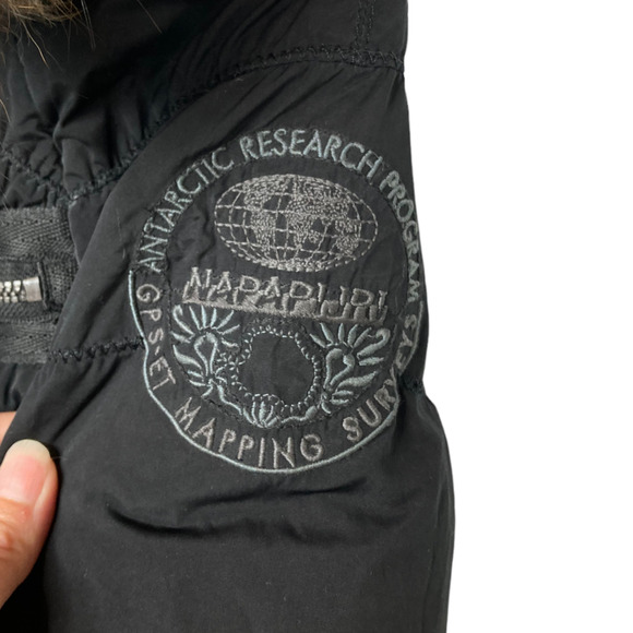 Napapijri Duck Down Puffer Coat Jacket Racoon Fur Collar Black Womens Medium - Picture 4 of 12